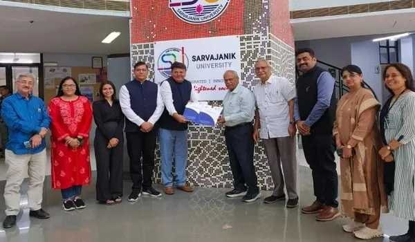 सार्वजनिक विश्वविद्यालय ने स्टार्टअप इकोसिस्टम को मजबूत करने के लिए इंडिया एक्सेलरेटर के साथ MoU पर हस्ताक्षर किए