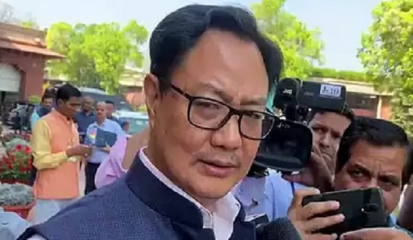 मतदाता पहचान पत्र को आधार से जोड़ने का कार्य अभी आरंभ नहीं हुआ- Kiren Rijiju