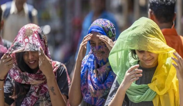 Rajasthan Weather Update: नौतपा से पहले तवे सी तपती धरती से लोगों के हाल बेहाल, प्रदेश के अधिकांश जिलों में 44 से 48 डिग्री के बीच पहुंचा पारा