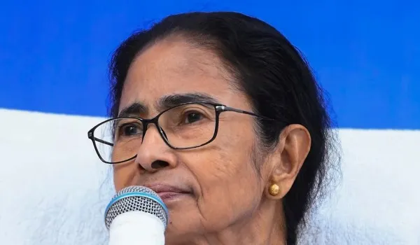 चुनावी हार के बाद TMC में हलचल तेज ! ममता बनर्जी कर सकती राज्यसभा जाने पर विचार