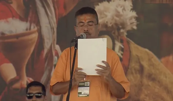 West Bengal CM Oath Ceremony: शुभेंदु अधिकारी बने पश्चिम बंगाल के नए मुख्यमंत्री, राज्यपाल आर. एन. रवि ने दिलाई शपथ