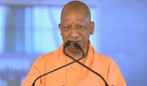 सीएम योगी आदित्यनाथ का दिल्ली दौरा, विभागों के बंटवारे और बीजेपी की होने वाली नवगठित टीम को लेकर चर्चा संभव