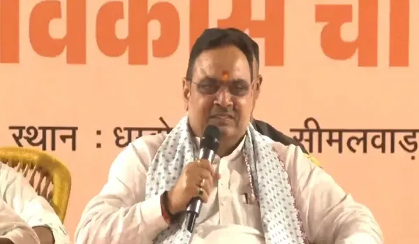 डूंगरपुर के धंबोला में CM भजनलाल शर्मा की रात्रि चौपाल, कहा- 2014 में मोदी सरकार आने के बाद महिला लिंगानुपात में सुधार हुआ