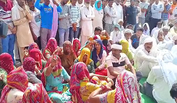 Bikaner News: दलित छात्रा से सामूहिक दुष्‍कर्म के बाद हत्या के मामले में धरने पर बैठे परिजन,  FIR में दो पुलिसकर्मी नामजद; भाजपा हुई हमलावर