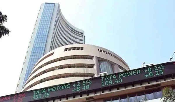 मतगणना के साथ शेयर बाजार में दिनभर मचा रहा हाहाकार, BSE सूचकांक 4389.73 अंकों की गिरावट के साथ 72079.05 अंक पर हुआ बंद