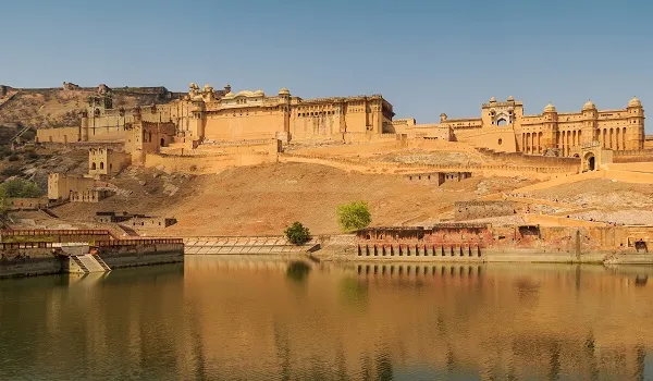 भीषण गर्मी के बावजूद राजस्थान के स्मारकों में उमड़े लाखों पर्यटक, आमेर फोर्ट 7.68 लाख पर्यटकों के साथ बना सबसे लोकप्रिय आकर्षण