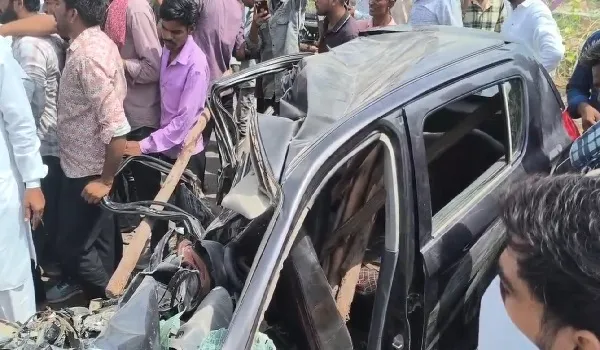 पाटौदी में रोडवेज बस-कार में भीषण टक्कर, हादसे में कार सवार सभी चारों लोगों की हुई मौत, चारों मृतक हैं सगे भाई