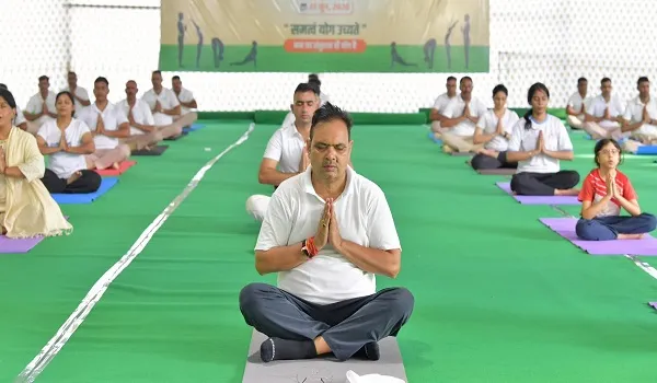 CM भजनलाल शर्मा ने CMR पर किया योगाभ्यास, 12वें अंतरराष्ट्रीय योग दिवस के पहले दिन हुआ योगाभ्यास कार्यक्रम