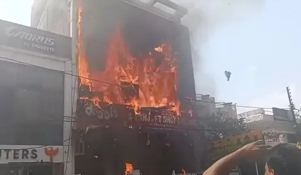 लखनऊ अग्निकांड में 14 लोगों की मौत, पुरनिया इलाके में लगी भीषण आग, सीएम ने मृतकों के परिजनों के प्रति संवेदना जताई