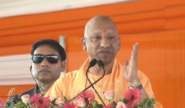 उत्तर प्रदेश : देवरिया में CM योगी आदित्यनाथ की सभा, कहा-जन आस्था से खिलवाड़ बर्दाश्त नहीं