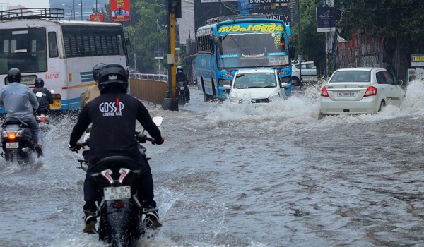 Central-North Kerala के जिलों में भारी बारिश, 3 की हुई मौत