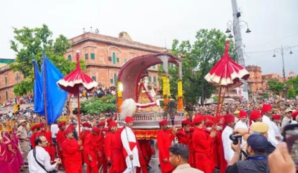 तीज महोत्सव-2025: पहली बार छोटी चौपड़ पर महाआरती का आयोजन, जयपुर की सड़कों पर दिखेगा राजस्थानी रंग