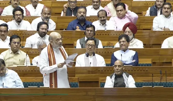 लोकसभा बोले अमित शाह- हमारी सेना ने पाक अड्डों को चूर-चूर कर दिया.. पाकिस्तानी DGMO के फोन पर हुआ था संघर्ष विराम