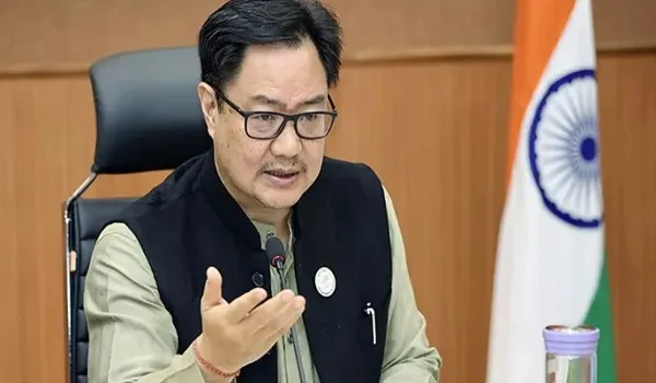 बंगाल विधानसभा के प्रबोधन कार्यक्रम में बोले किरेन रिजिजू, कहा- भारत में कई जगहों पर आज भी मतदाता वोट के बदले लेता है धन