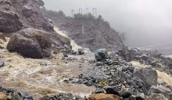 उत्तराखंड में भारी बारिश का कहर, उत्तरकाशी में गंगोत्री और यमुनोत्री नेशनल हाईवे बंद