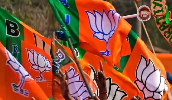 VIDEO: तबादला सीजन का आखिरी चरण, आखिरी दौर में बीजेपी प्रदेश मुख्यालय जूझा तबादलों की अर्जियों से, देखिए ये रिपोर्ट