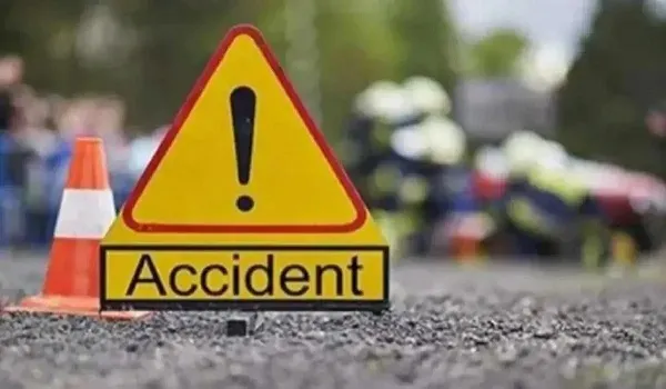 Bharatpur News: भांजी की शोक सभा में शामिल होने जा रहे परिवार का मथुरा के पास एक्सीडेंट, हादसे में 3 महिलाओं की मौत 16 लोग हुए घायल