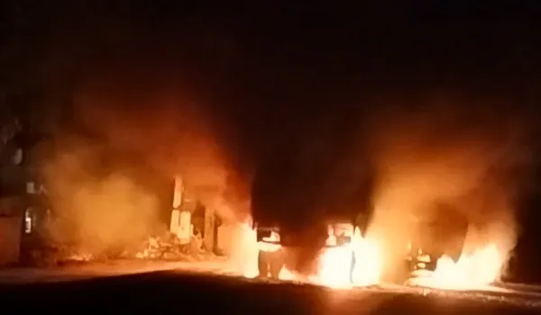 सिरोही के रेवदर में भीषण सड़क हादसा, दो ट्रोलरों में भिड़ंत के बाद लगी आग... जिंदा जला चालक