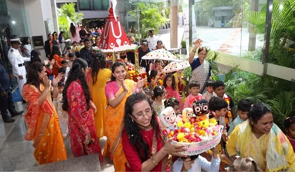 जगन्नाथ रथ यात्रा के रंग में रंगा जी.डी. गोयनका इंटरनेशनल स्कूल, सूरत का प्री-प्राइमरी परिसर
