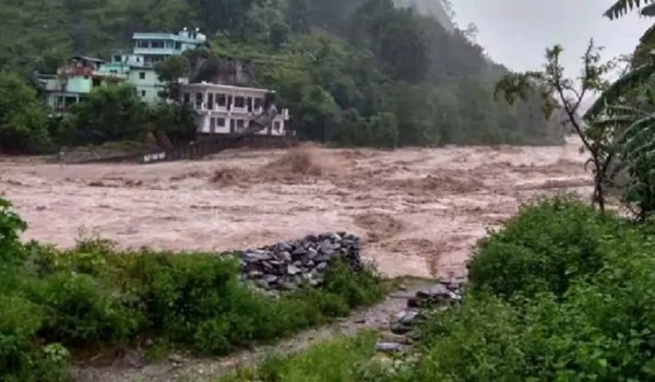 उत्तराखंड में भारी बारिश को लेकर अलर्ट जारी, देहरादून समेत 7 जिलों में हो सकती है भारी बारिश