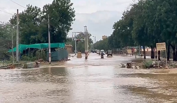 जैसलमेर में भारी बारिश से बाढ़ के हालात, सावन में पहली मूसलाधार बारिश ने सीजन का आधा कोटा किया पूरा