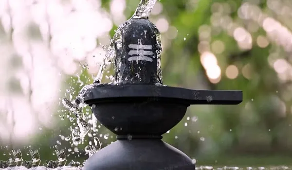 सावन का पहला सोमवार पर बही शिव भक्ति की बयार, इंद्रदेव ने भी किया सदाशिव का जलाभिषेक