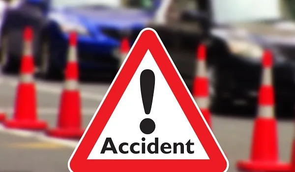 प्रतापगढ़ : NH-56 पर पलटी राजस्थान रोडवेज की बस,हादसे में तीन महिलाओं सहित 10 यात्री हुए घायल