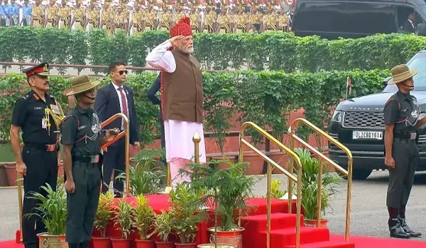 Independence Day: देश आज मना रहा अपना 80वां स्वतंत्रता दिवस, पीएम मोदी ने 13वीं बार फहराया तिरंगा, लाल किले से पहली बार गाया गया 'वंदे मातरम्'