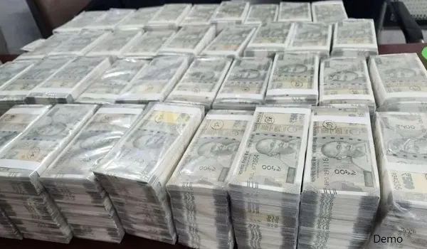 PNB करेंसी चेस्ट में करीब 17 करोड़ के नकली नोट मिलने से हड़कंप, अब तक 3 बैंक अफसर किए जा चुके सस्पेंड