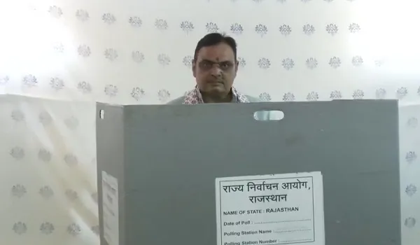 CM भजनलाल शर्मा ने किया मतदान, कहा- लोकतंत्र के पर्व में हमारे एक-एक वोट का महत्व