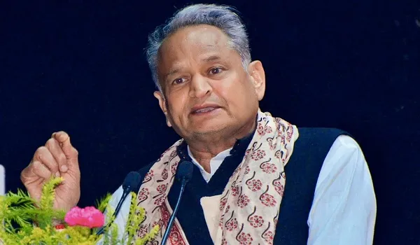 VIDEO: अशोक गहलोत ने PCC की रणनीति पर किए सवाल खड़े, निकाय अध्यक्षों की चुनावी प्रक्रिया के बीच आए बयान के कई मायने, देखिए ये खास रिपोर्ट
