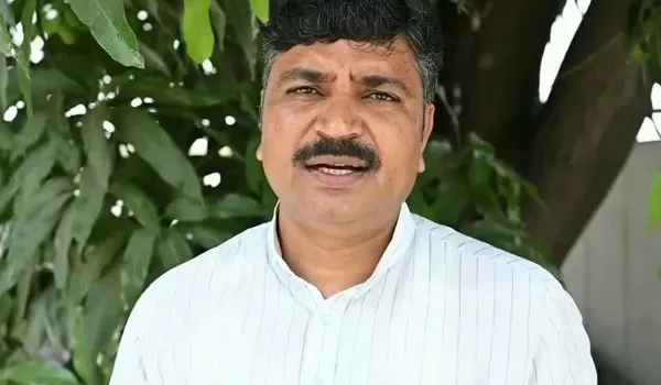 टीकाराम जूली बोले- निर्वाचित पार्षदों को ही पुलिस-प्रशासन के दबाव और ताकत के दम पर उठाना... तो फिर चुनाव करवाने का क्या मतलब ?