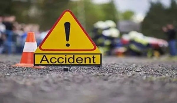 Jaipur News: बाइक पर जा रहे 4 युवकों को ट्रक ने मारी टक्कर, हादसे में 2 युवकों की मौत, 2 गंभीर घायल