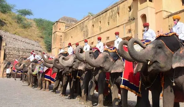 आज से आमेर में हाथी सवारी का समय बदला, दो पर्यटकों के लिए हाथी सवारी का किराया ₹2,500 निर्धारित