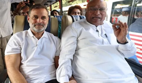 दिल्ली में विपक्षी सांसदों का प्रदर्शन, राहुल गांधी को लिया गया हिरासत में