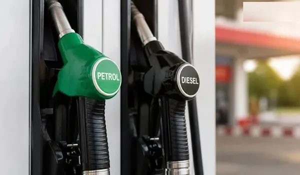 Petrol Diesel Price: त्योहारी सीजन में महंगाई का झटका, पेट्रोल-डीजल हुआ महंगा, वाहन चालकों पर बढ़ा बोझ