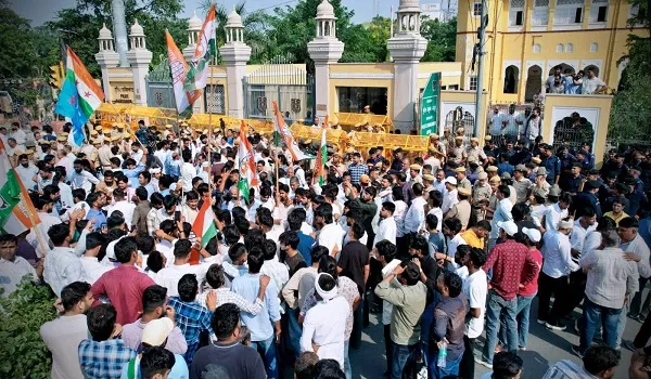 रितु बराला मारपीट मामले को लेकर कांग्रेस का प्रदर्शन, कल से अभी भी कमिश्नर दफ्तर के अंदर और बाहर प्रदर्शन जारी