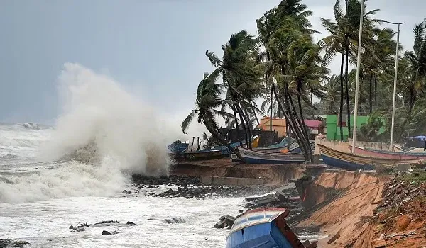 Cyclone Arnab: चक्रवाती तूफान ‘अर्नब’ मचा सकता तबाही, तटीय इलाकों में बढ़ा खतरा... स्कूल बंद, आपदा राहत बल की टीमें तैनात