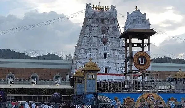 तिरुपति बालाजी से गैर-हिंदू कर्मचारियों को हटाने की तैयारी, लड्डू विवाद के बाद तिरुमाला तिरुपति देवस्थानम ट्रस्ट का फैसला