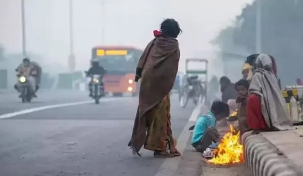 Weather Update: पर्यटन नगरी माउंट आबू में सर्दी का सितम जारी, सर्दी से बचने के लिए लोग अलाव का ले रहे सहारा