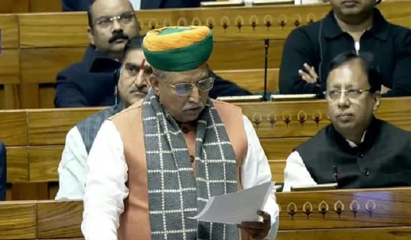 लोकसभा की कार्यवाही जारी, 'एक देश,एक चुनाव बिल' पेश, कानून मंत्री अर्जुनराम मेघवाल ने सदन में बिल किया पेश