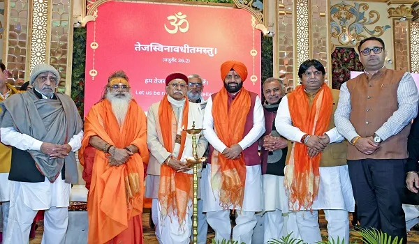 हरियाणा के मुख्यमंत्री नायब सिंह सैनी बोले, हिंदी में वेदों के ज्ञान से भारत फिर से बनेगा विश्व गुरु