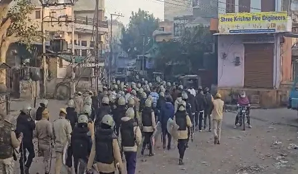 चौमूं पत्थरबाजी प्रकरण: किसी भी सूरत में उपद्रवियों को नहीं बख्शेंगे, स्पेशल पुलिस कमिश्नर राहुल प्रकाश ने किया स्पष्ट, पुलिस ने की शांति की अपील