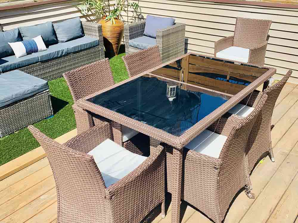 Rent Patio Outdoor Dining Set River North