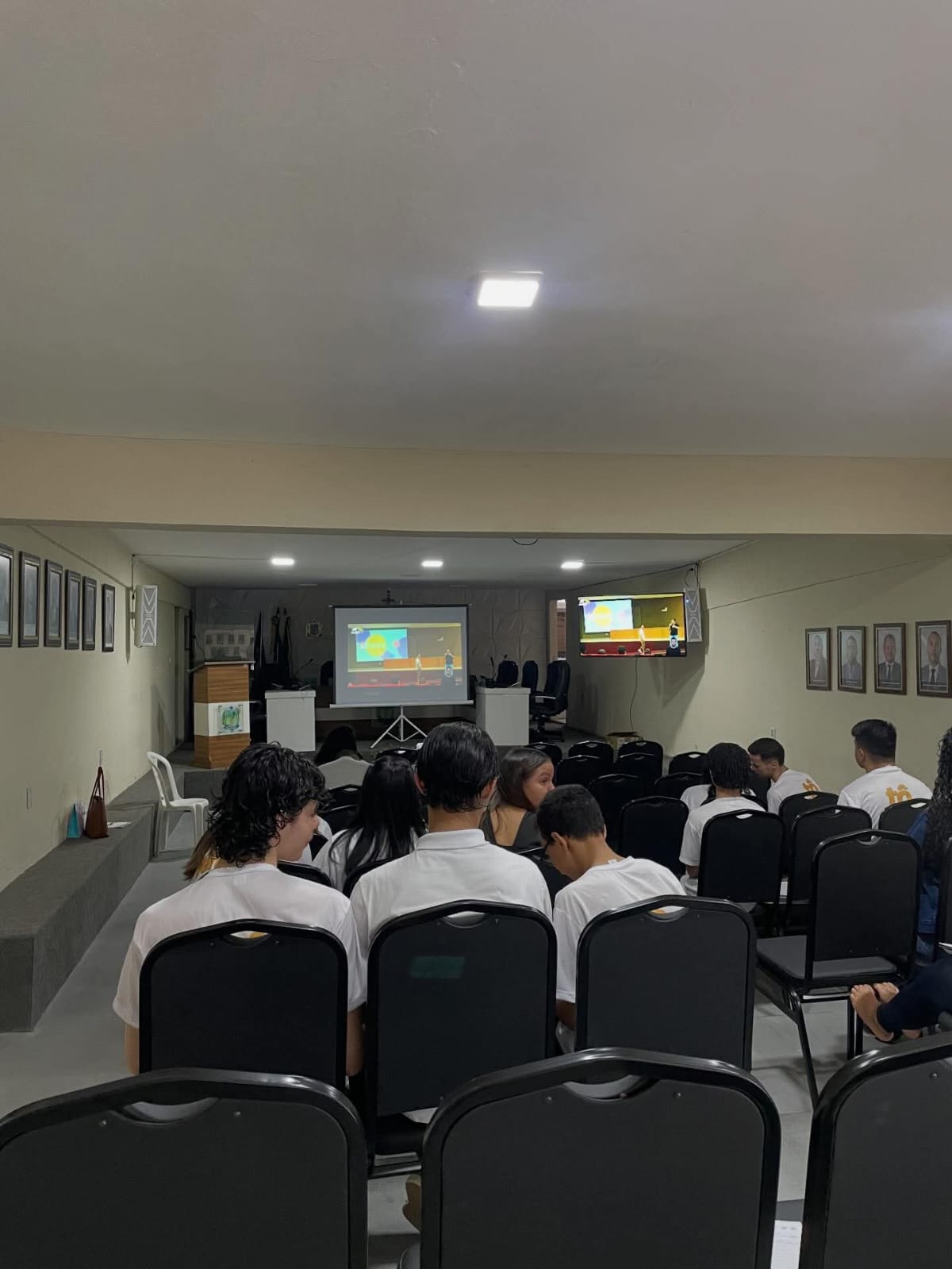 MAIS UM ENCONTRO DO PROGRAMA ALCANCE REÚNE ESTUDANTES NO NÚCLEO DA CMM