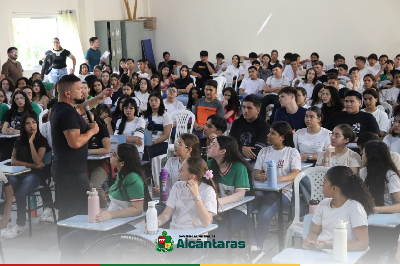 SECRETARIA DE EDUCAÇÃO REALIZA PALESTRA MOTIVACIONAL PARA ALUNOS DO TEMPO INTEGRAL