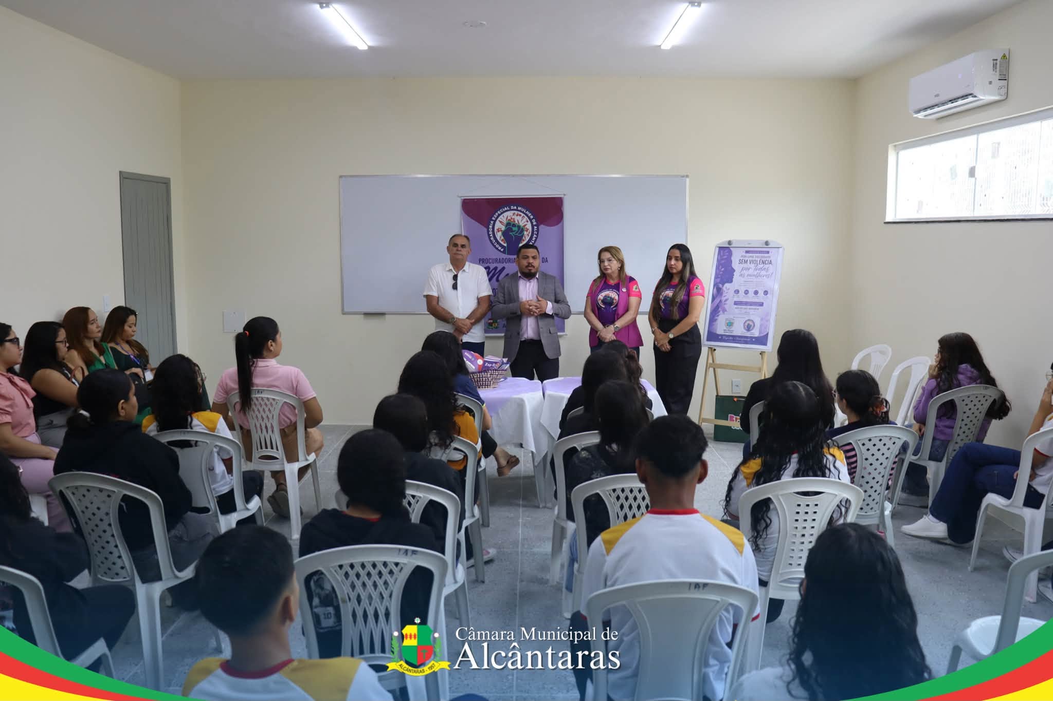 AGOSTO LILÁS: INFORMAR É PROTEGER