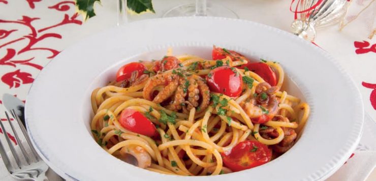 Spaghetti con moscardini: ricetta di un primo piatto da ...