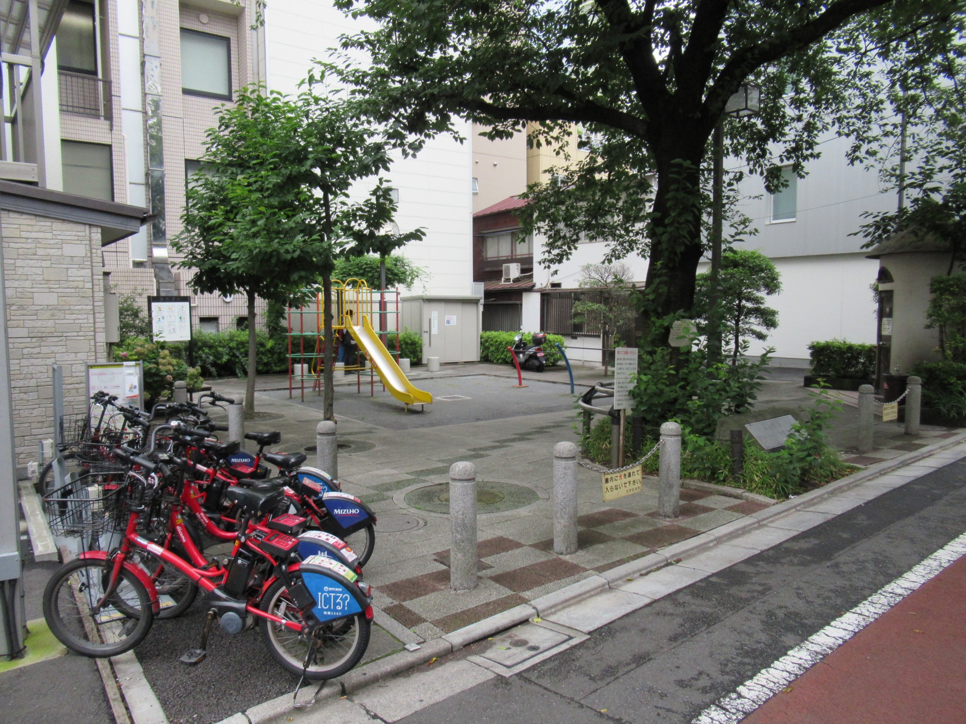 湯島三丁目児童遊園２