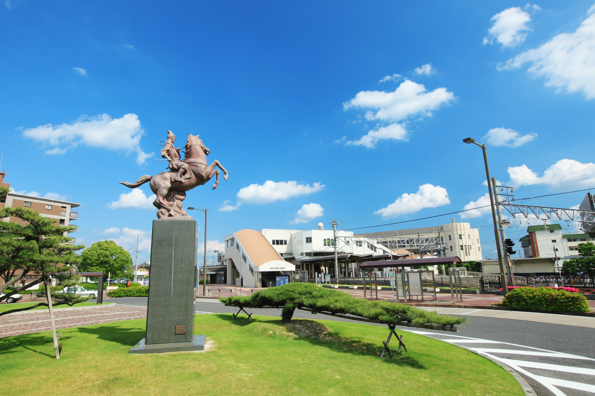 尾張旭駅前広場